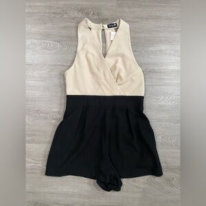 Women's Dainty Large Elegant Beige and Black Jumpsuit Romper‎ cons